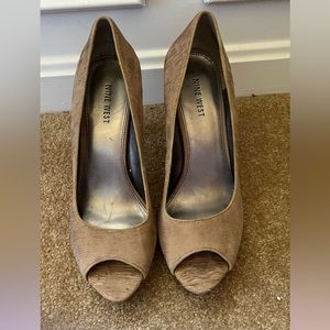 Nine West shoes in size 8 with 4 1/2 inch heels